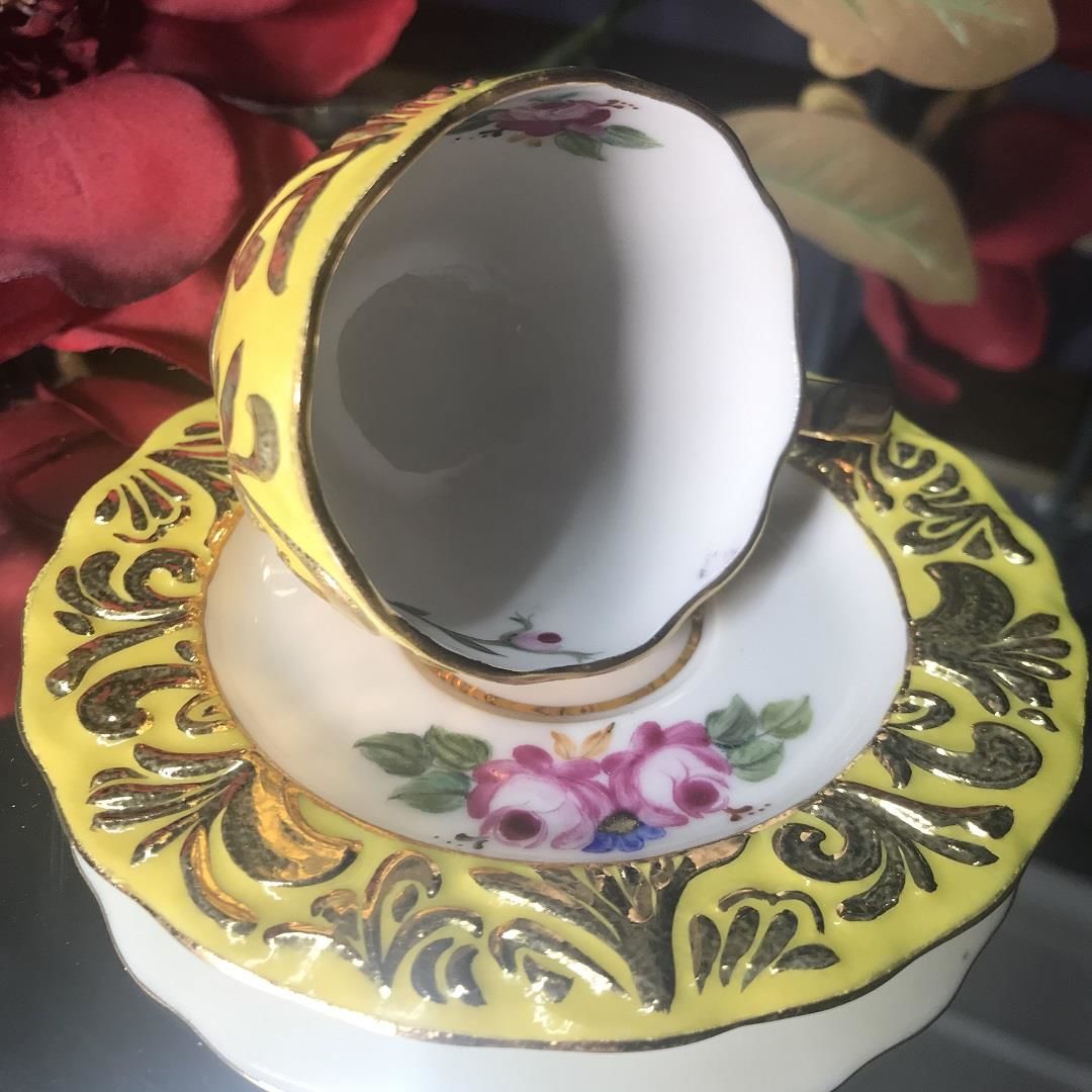 El Boyaması Begüm Fincan (beyaz) sarı
