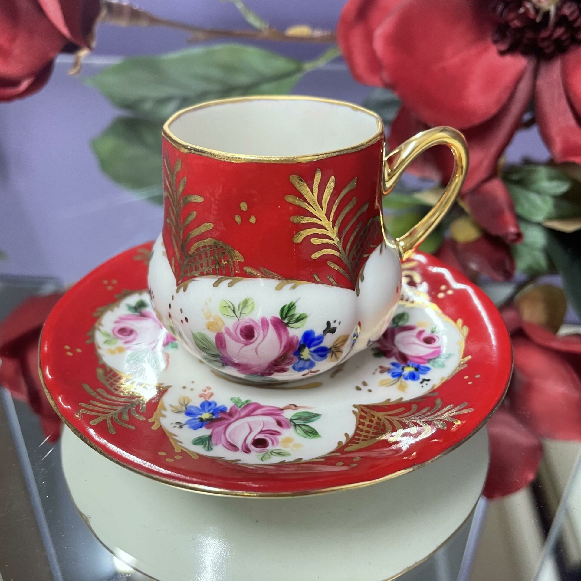 El Boyaması Saraylı Fincan Kırmızı