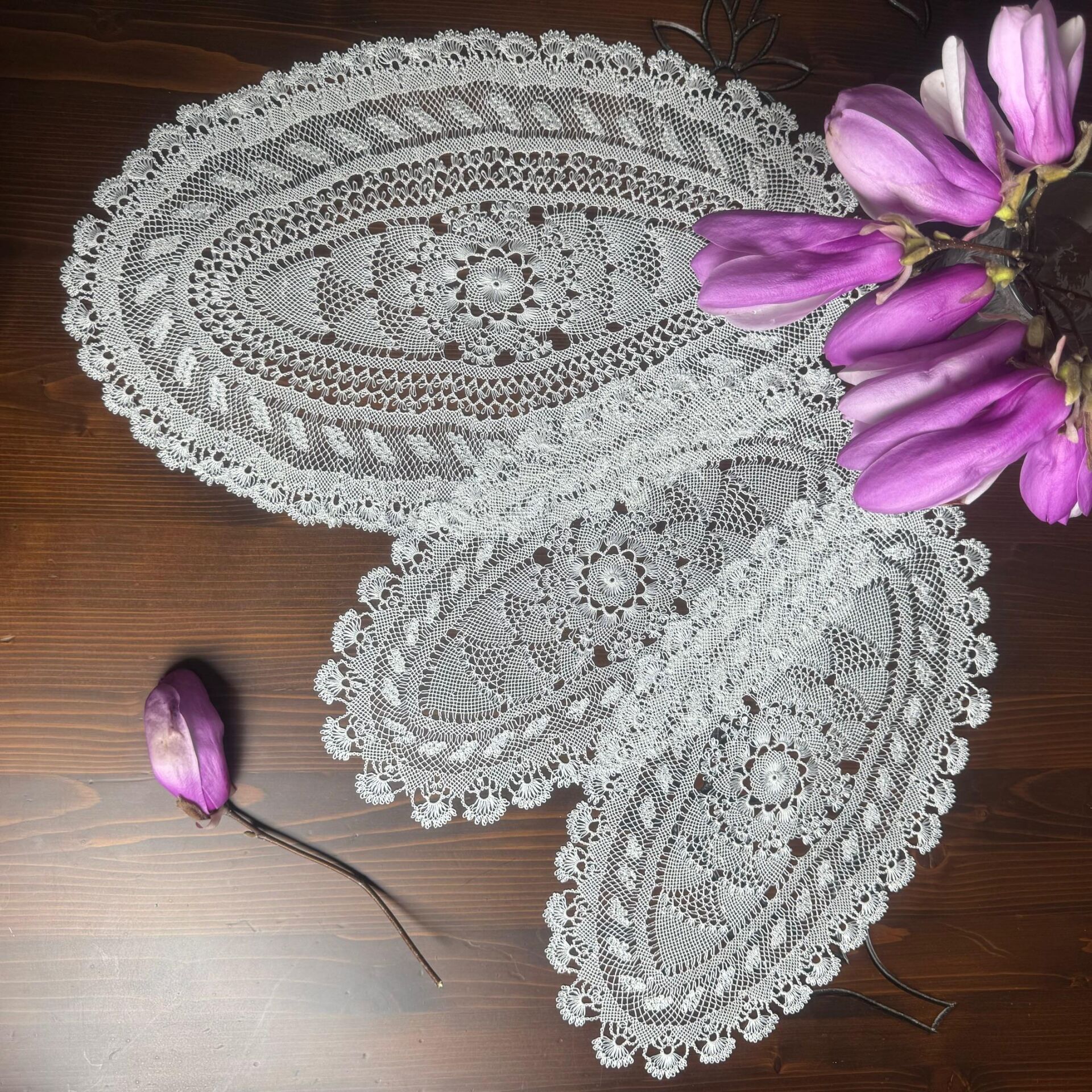 El İşi İğne Oyası Tek Motifli 3 Parça Oval Örtü
